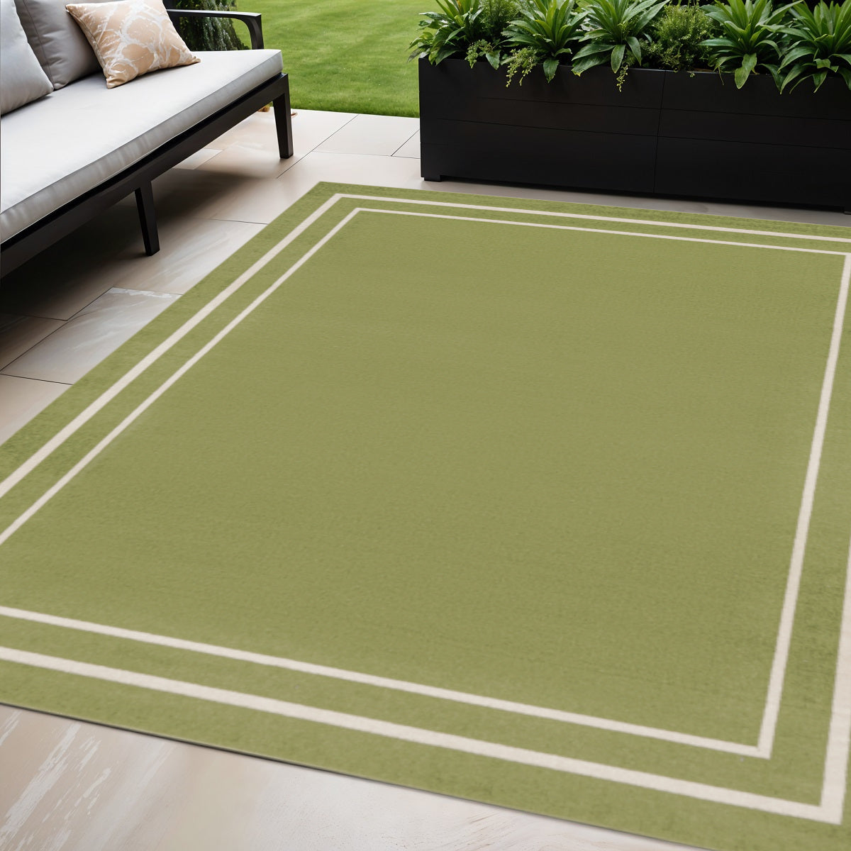 5 X 7 Green And Ivory Indoor Outdoor Area Rug