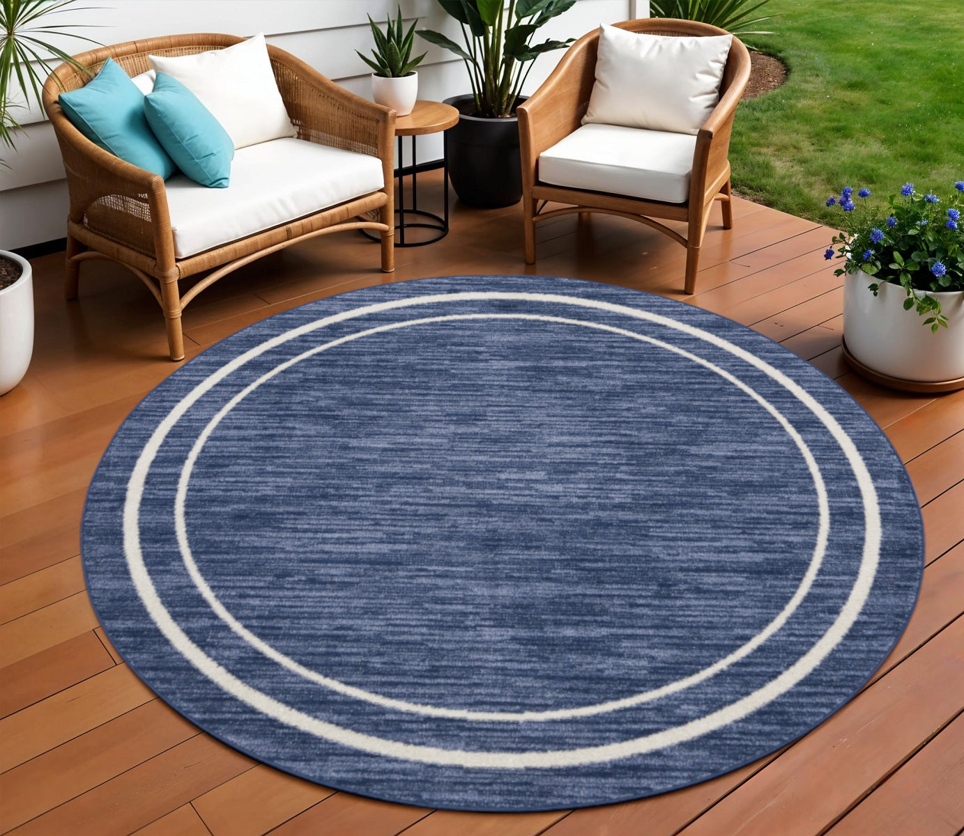 8 Navy Blue And Ivory Round Indoor Outdoor Area Rug