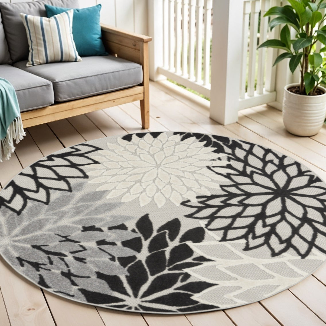 4 Black And White Round Floral Indoor Outdoor Area Rug