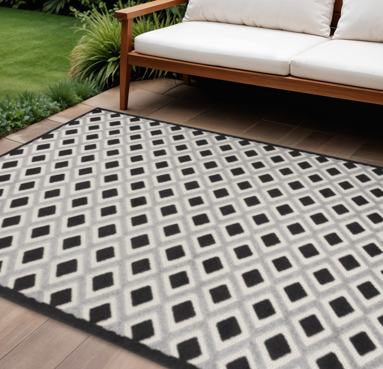 8 X 11 Black And White Geometric Indoor Outdoor Area Rug