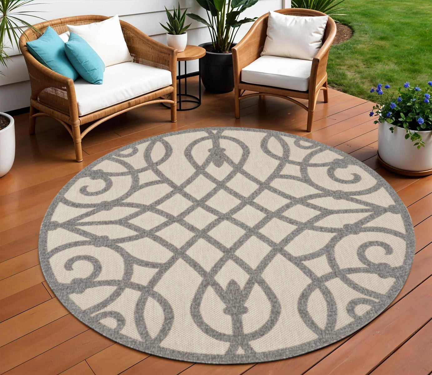 8 Cream And Gray Round Trellis Indoor Outdoor Area Rug
