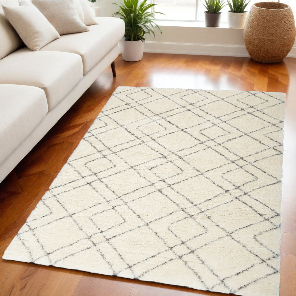 5' X 7' Ivory and Gray Geometric Shag Area Rug
