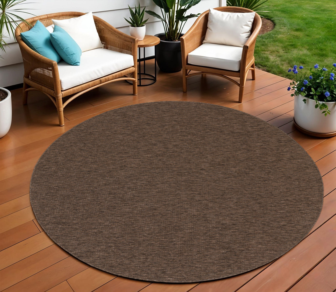 8 Dark Brown And Brown Round Geometric Indoor Outdoor Area Rug