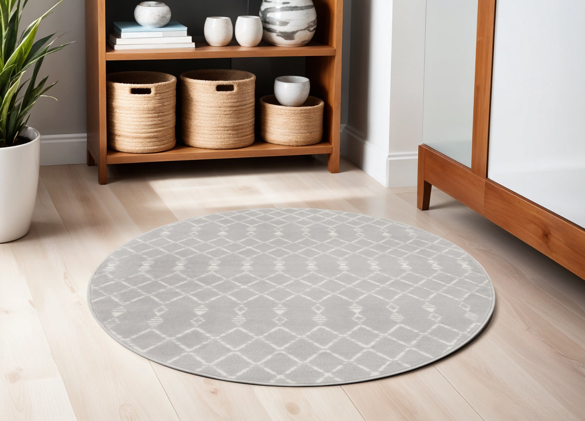 5' Gray and Ivory Geometric Round Rug