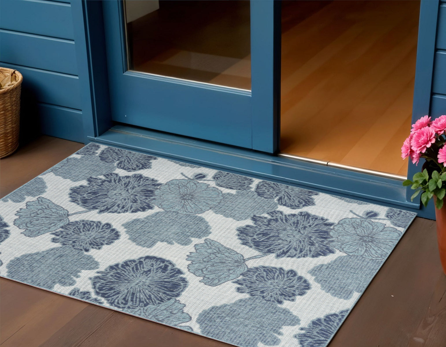 3 X 5 Navy Blue Ivory And Blue Floral Indoor Outdoor Area Rug