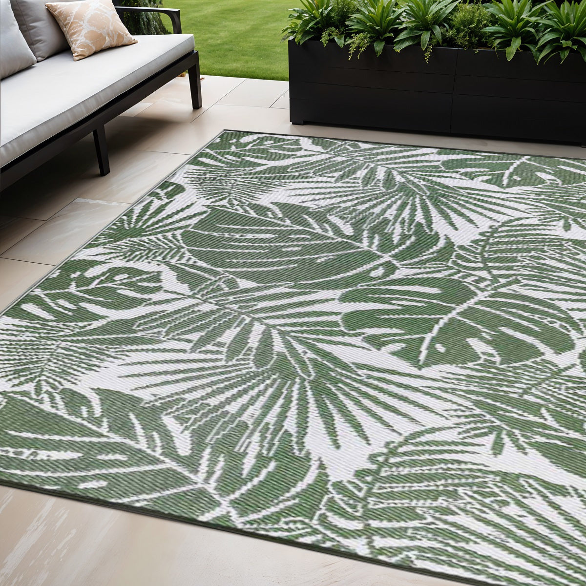 5' X 8' Green Floral Indoor Outdoor Area Rug