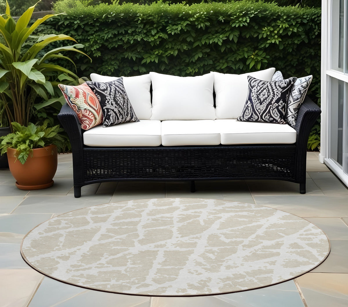 8' Round Beige And Ivory Round Abstract Washable Non Skid Indoor Outdoor Area Rug
