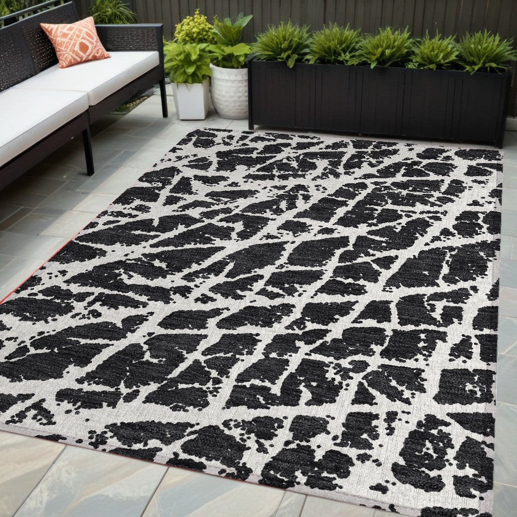 5' X 8' Black And White Abstract Washable Non Skid Indoor Outdoor Area Rug