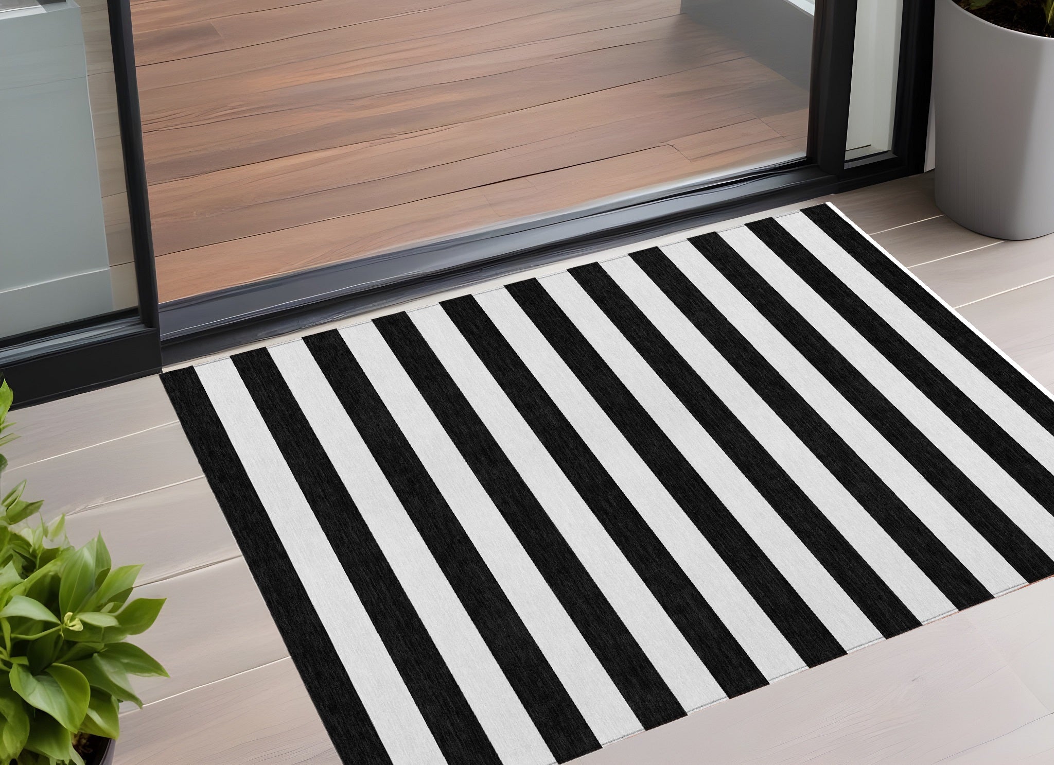 3' X 5' Black And White Striped Washable Non Skid Indoor Outdoor Area Rug