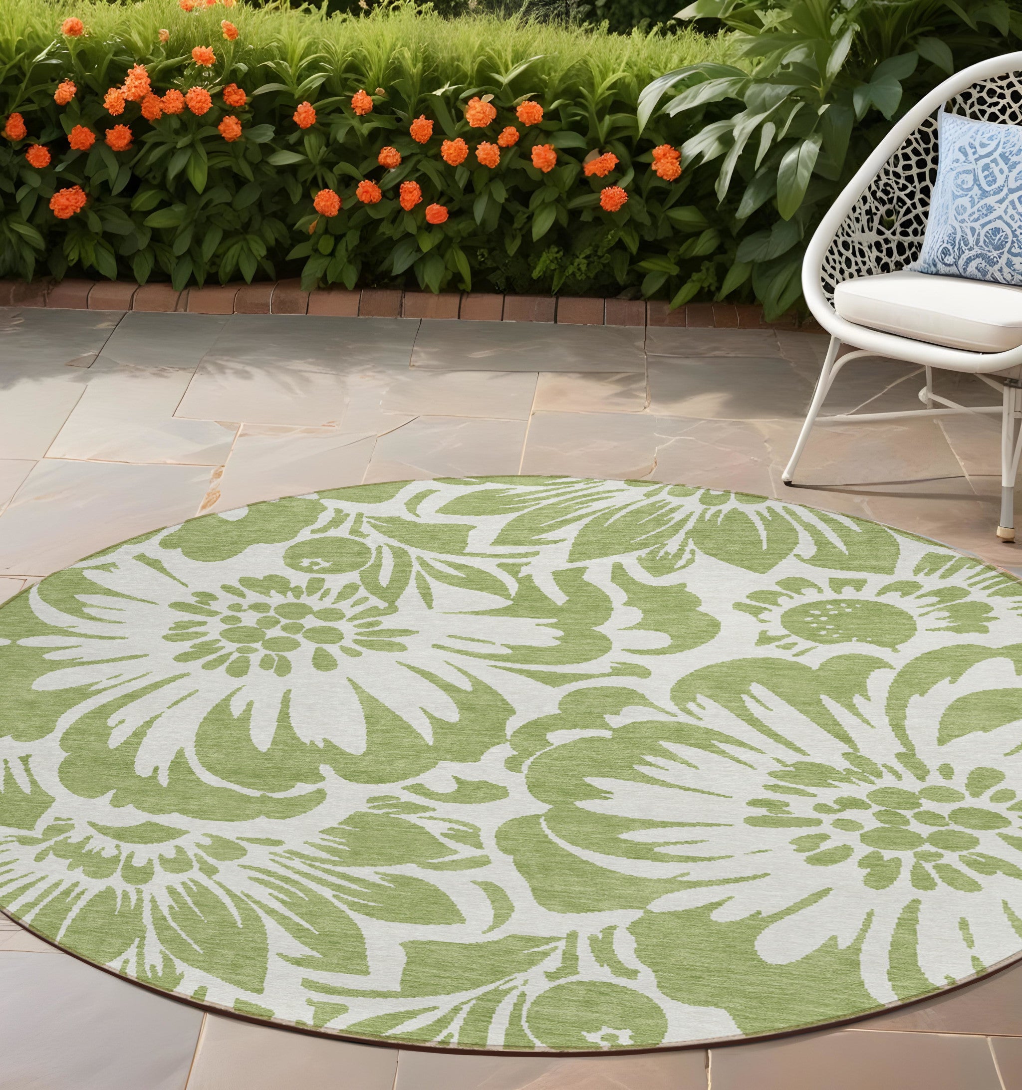 8' Round Green And Ivory Round Floral Washable Non Skid Indoor Outdoor Area Rug