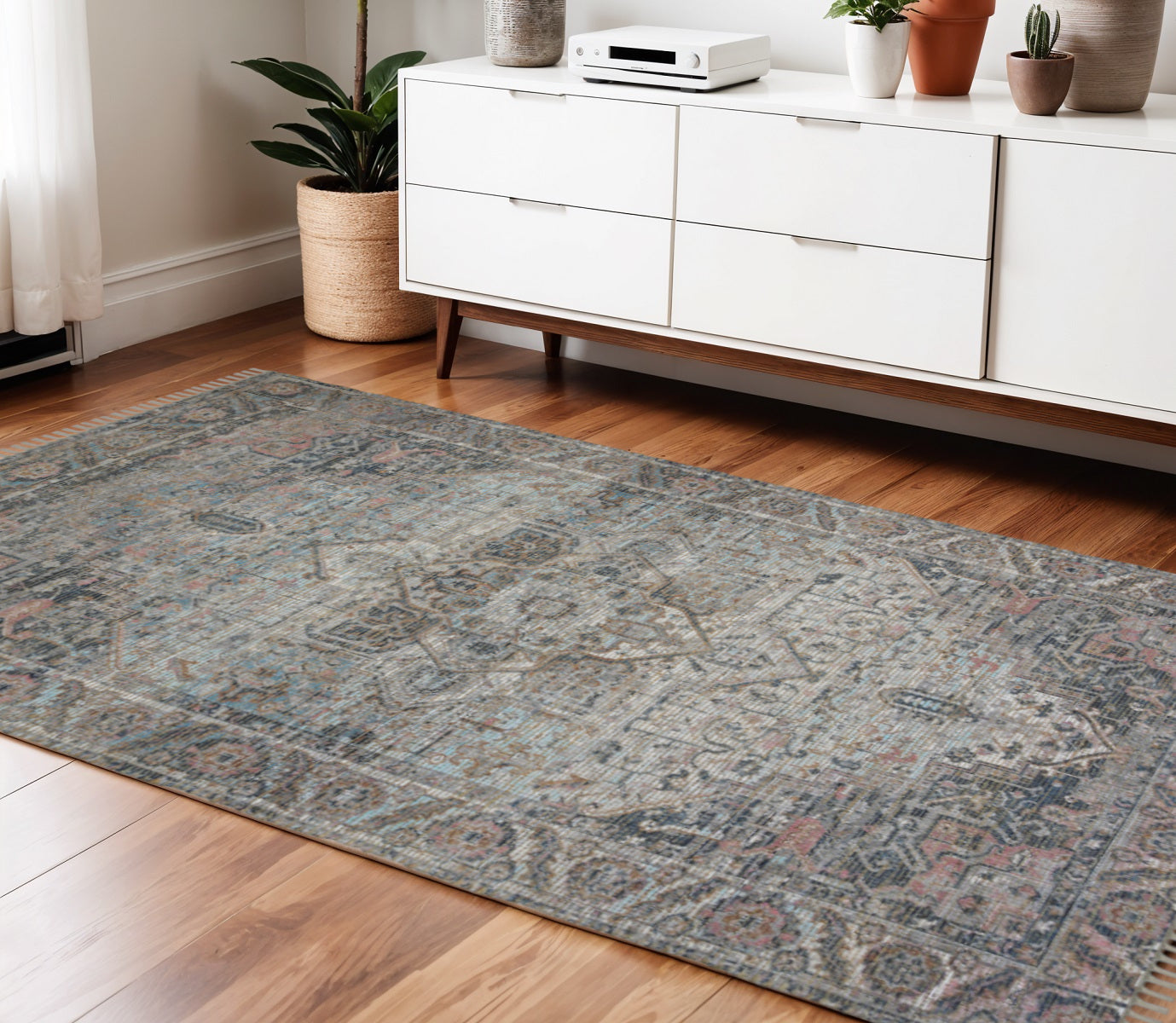 4 X 6 Light Blue Gray And Pink Oriental Hand Woven Area Rug With Fringe