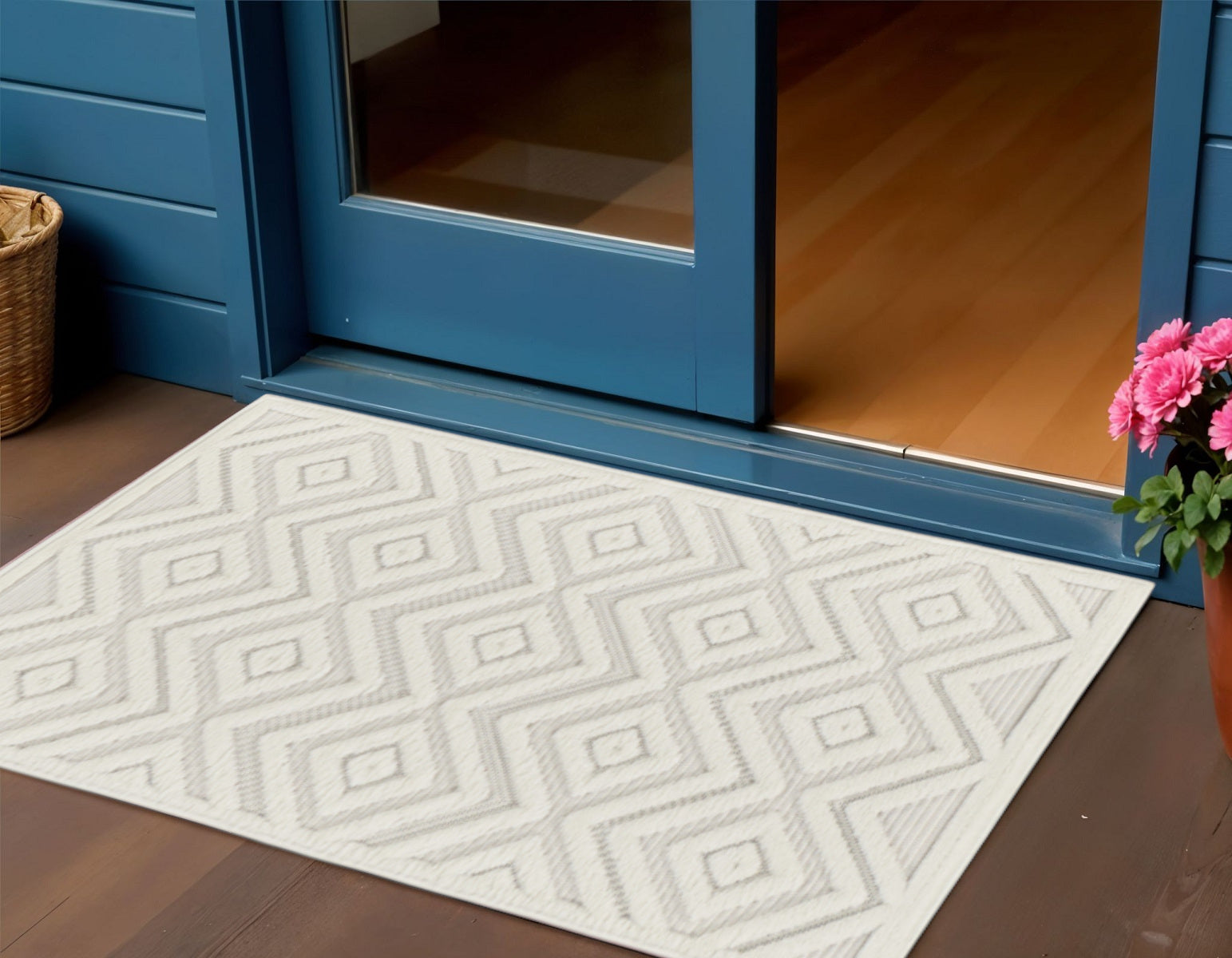 2 X 4 Ivory And White Geometric Indoor Outdoor Area Rug