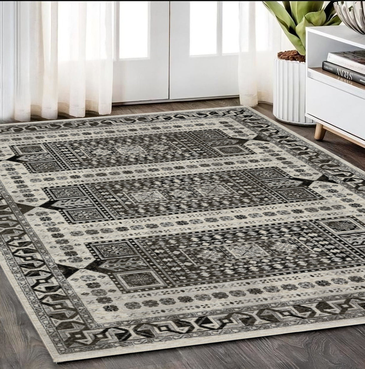 5' X 8' Ivory And Charcoal Oriental Area Rug With Fringe