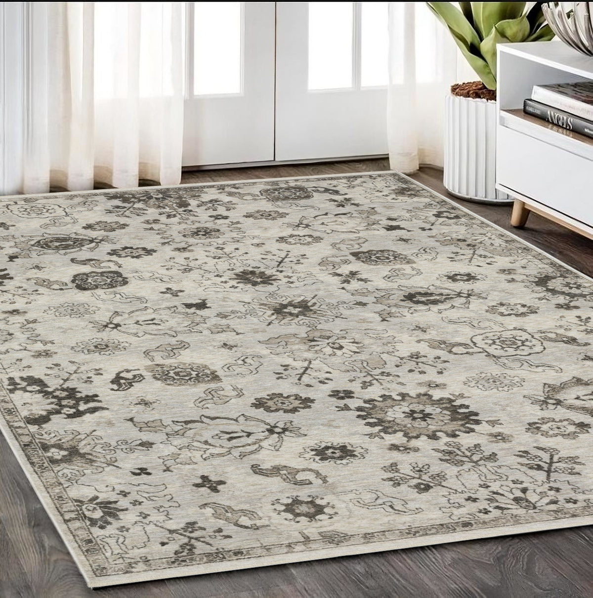 5' X 8' Ivory And Gray Oriental Area Rug With Fringe