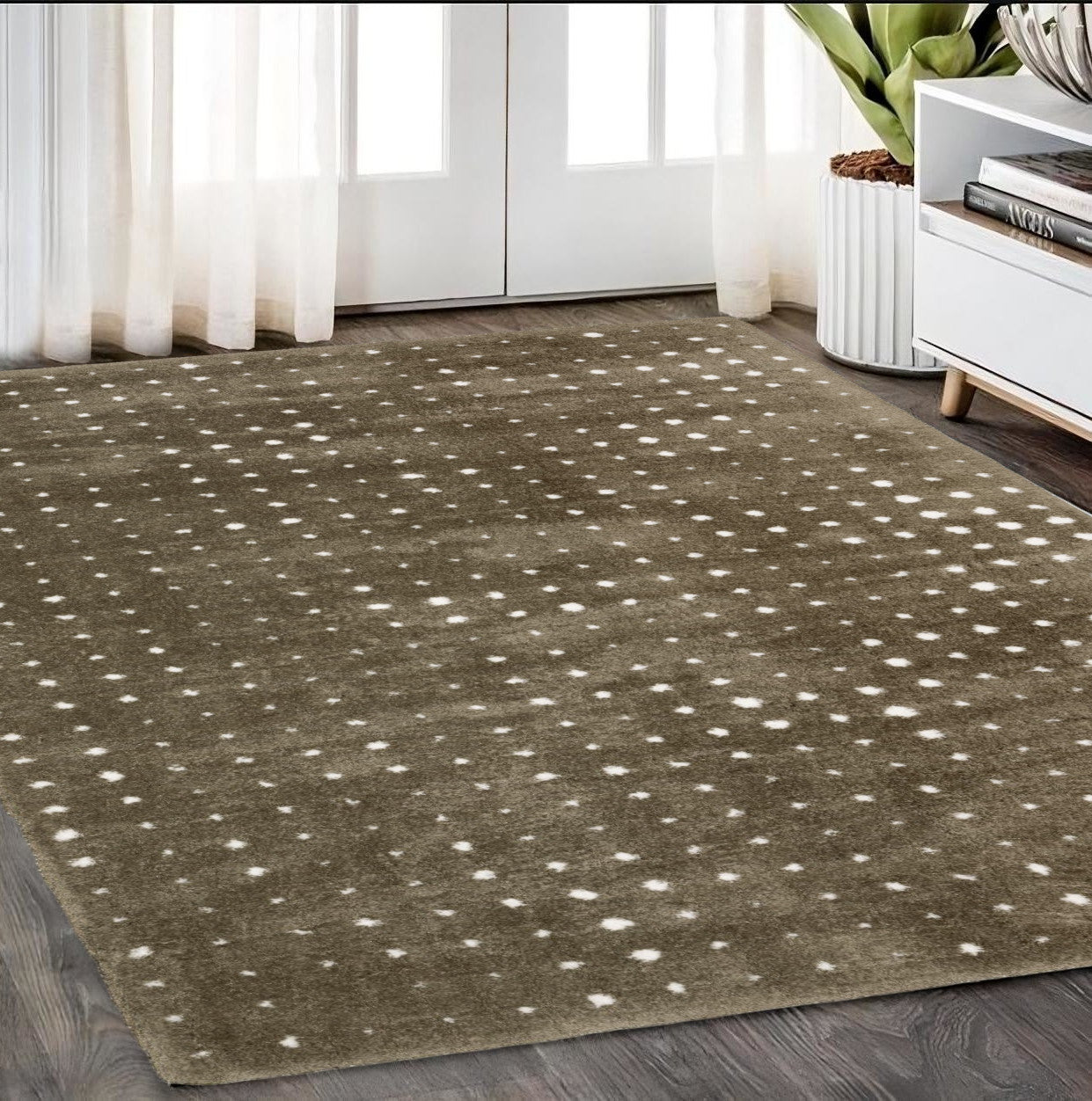 5' X 8' Brown And Ivory Geometric Area Rug
