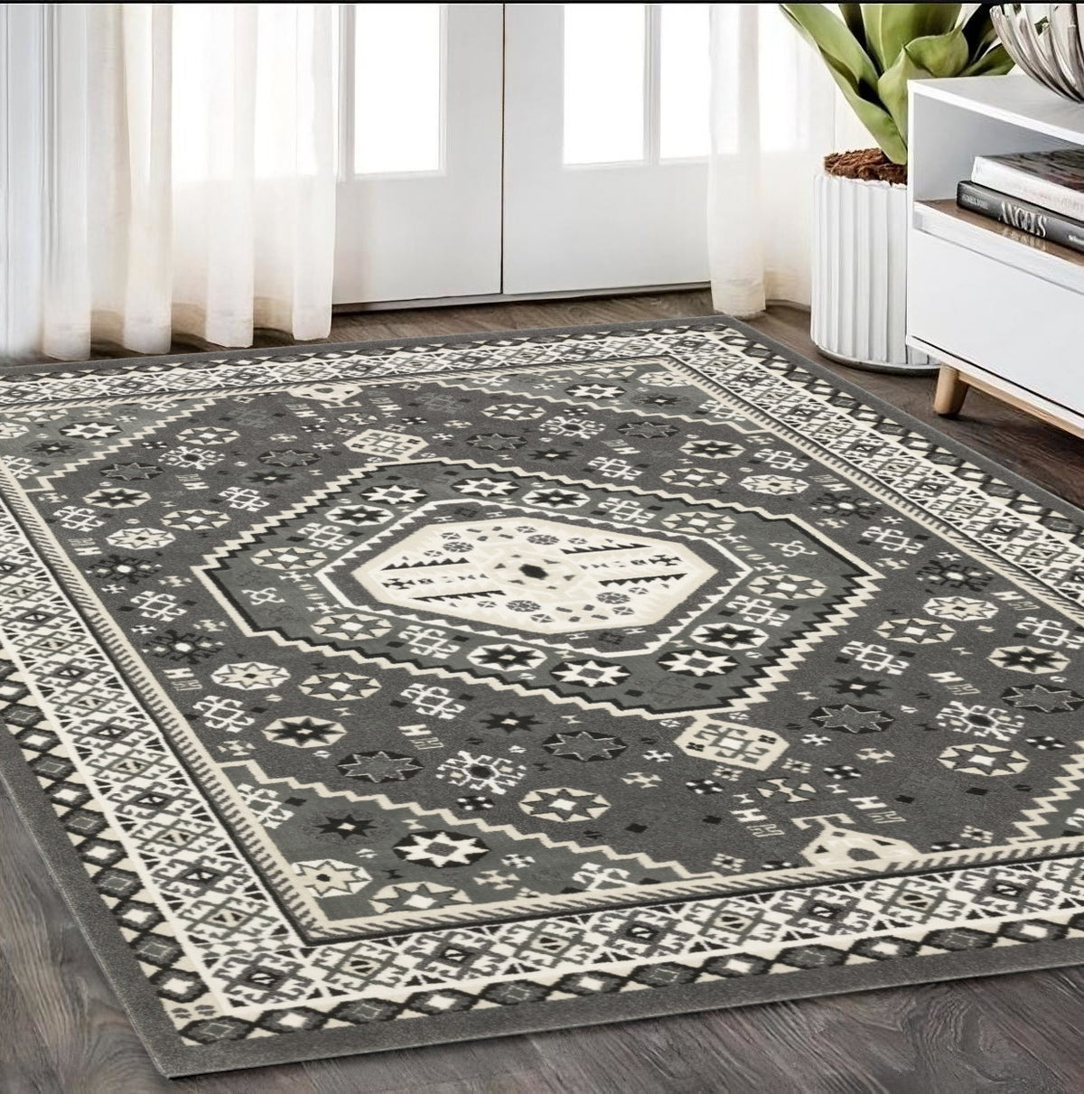 5' X 8' Gray And Ivory Medallion Area Rug