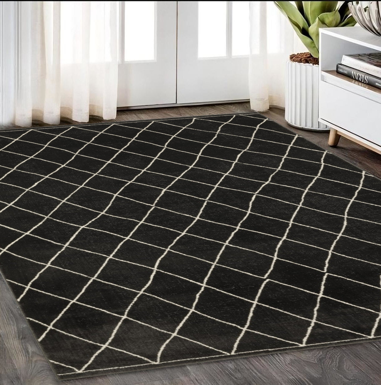 5' X 8' Charcoal And Ivory Trellis Area Rug