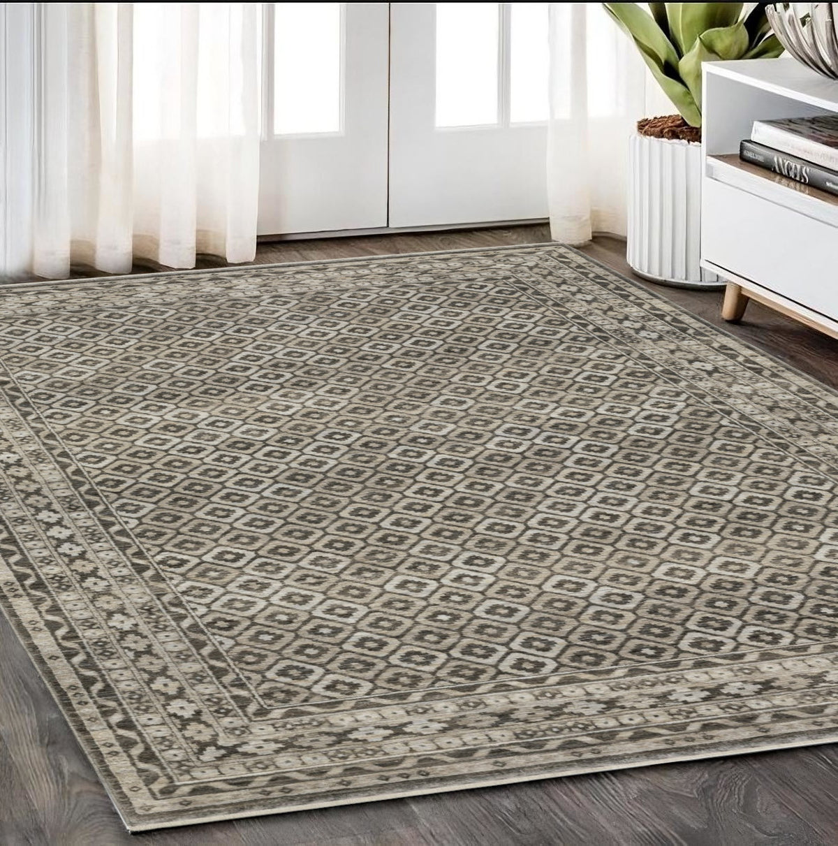 5' X 8' Gray And Beige Diamond Area Rug With Fringe