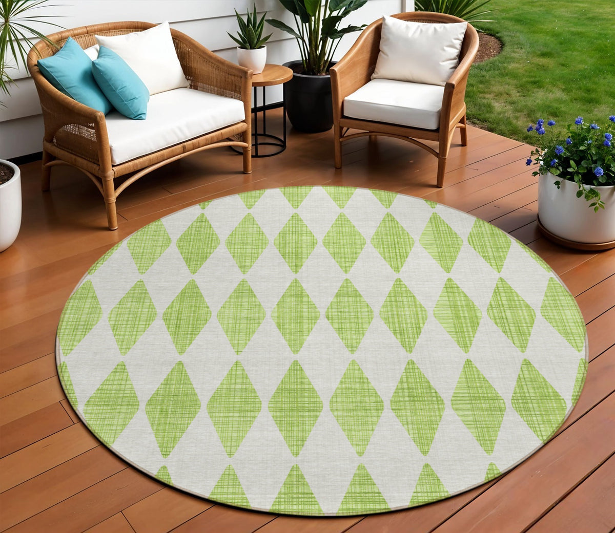 8' Lime Green And Ivory Round Geometric Washable Indoor Outdoor Area Rug
