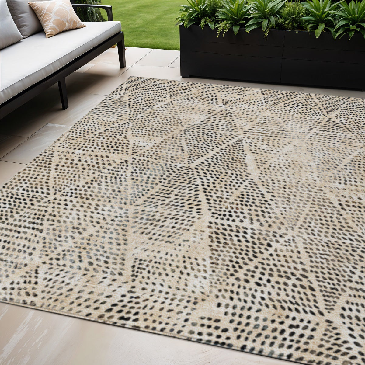 5' X 8' Beige Ivory And Black Geometric Washable Indoor Outdoor Area Rug