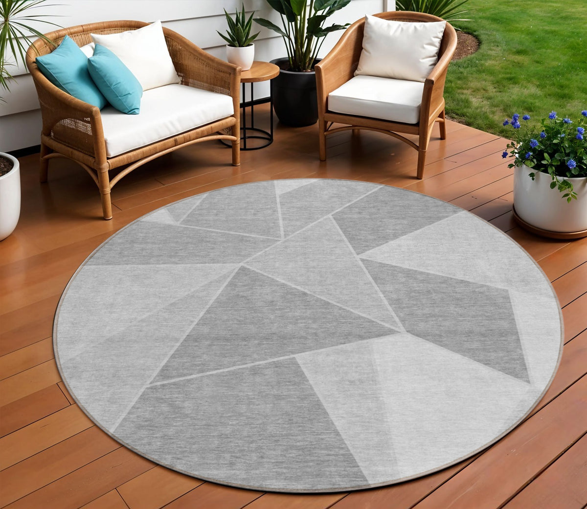 8' Gray Silver And Graphite Round Geometric Washable Indoor Outdoor Area Rug