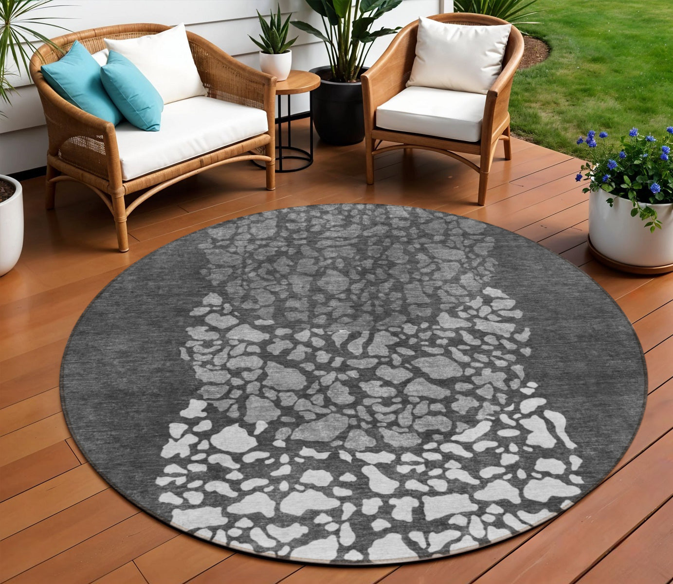 8' Charcoal Gray And Silver Round Abstract Washable Indoor Outdoor Area Rug