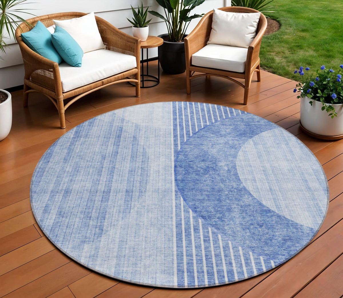 8' Denim Blue And Sky Blue Round Geometric Washable Indoor Outdoor Area Rug