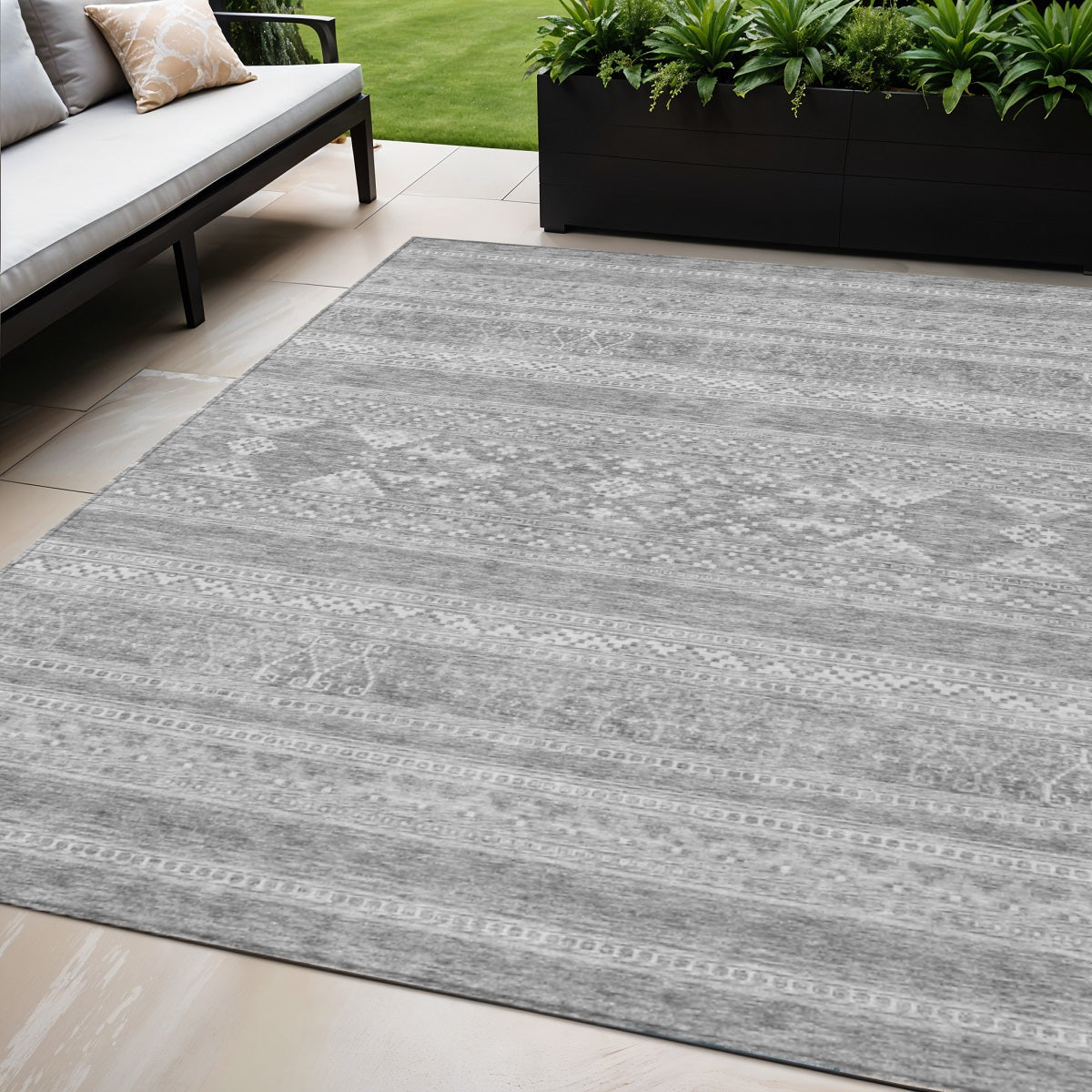 5' X 8' Silver Gray And Ivory Southwestern Washable Indoor Outdoor Area Rug