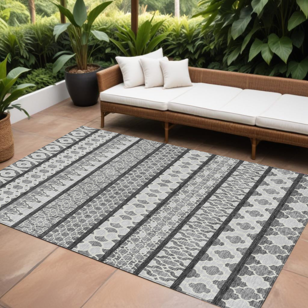 9' X 12' Gray Charcoal And Silver Quatrefoil Washable Indoor Outdoor Area Rug