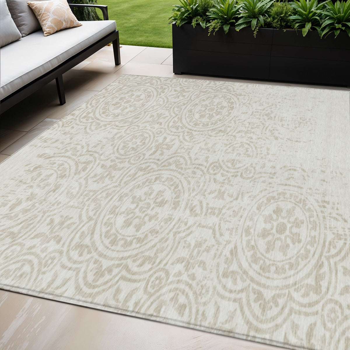 5' X 8' Ivory And Beige Medallion Washable Indoor Outdoor Area Rug