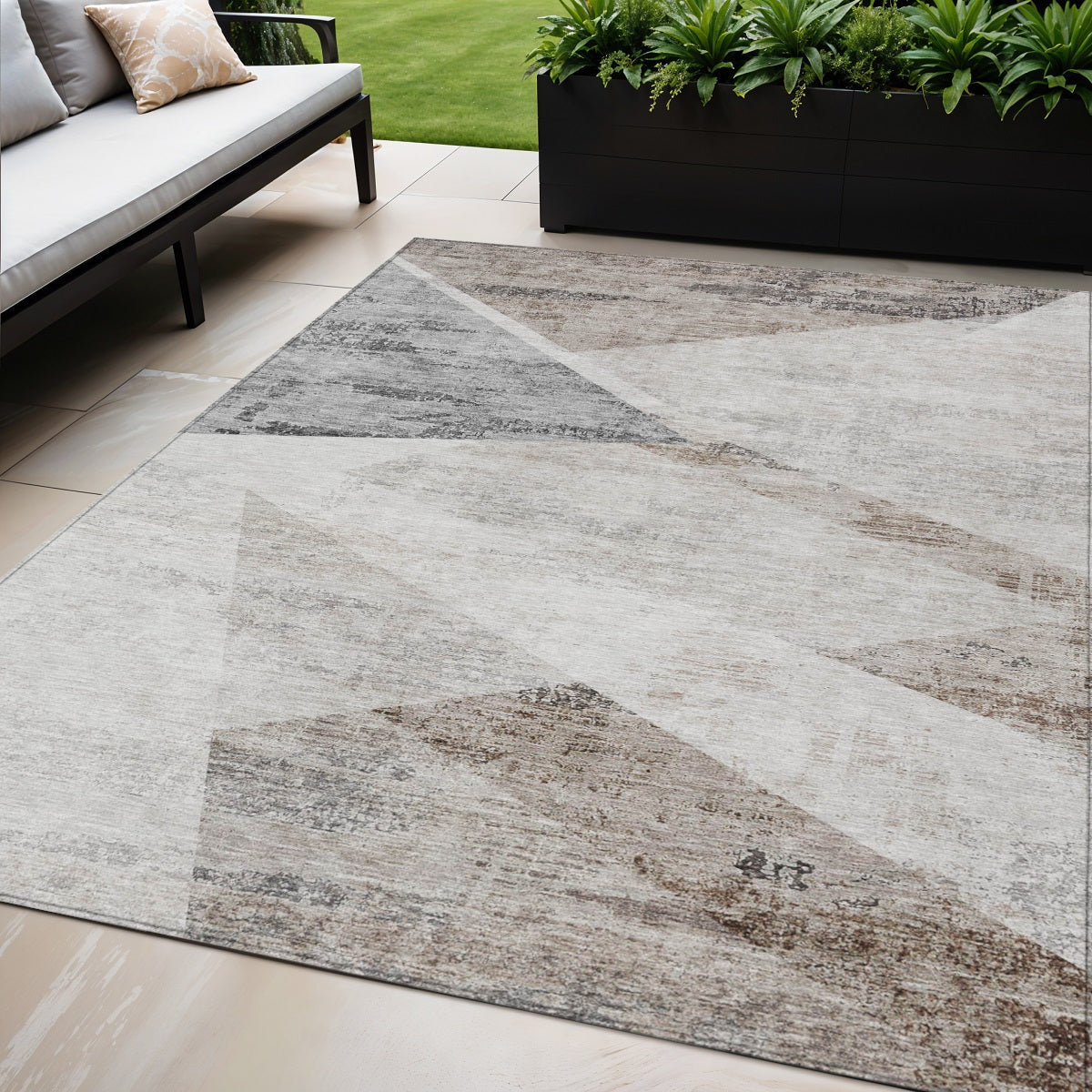 5' X 8' Silver Beige And Gray Abstract Washable Indoor Outdoor Area Rug