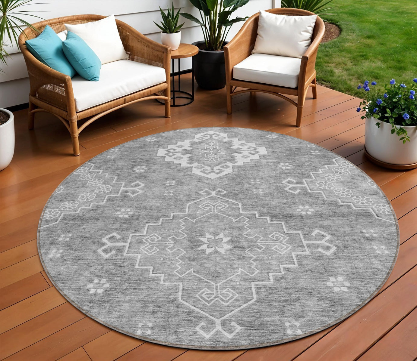 8' Gray And Ivory Round Medallion Washable Indoor Outdoor Area Rug