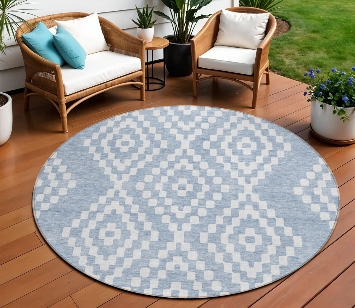 8' Denim Blue And Ivory Round Geometric Washable Indoor Outdoor Area Rug