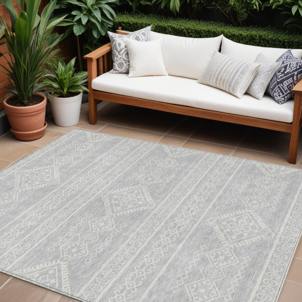 9' X 12' Silver And Ivory Southwestern Washable Indoor Outdoor Area Rug