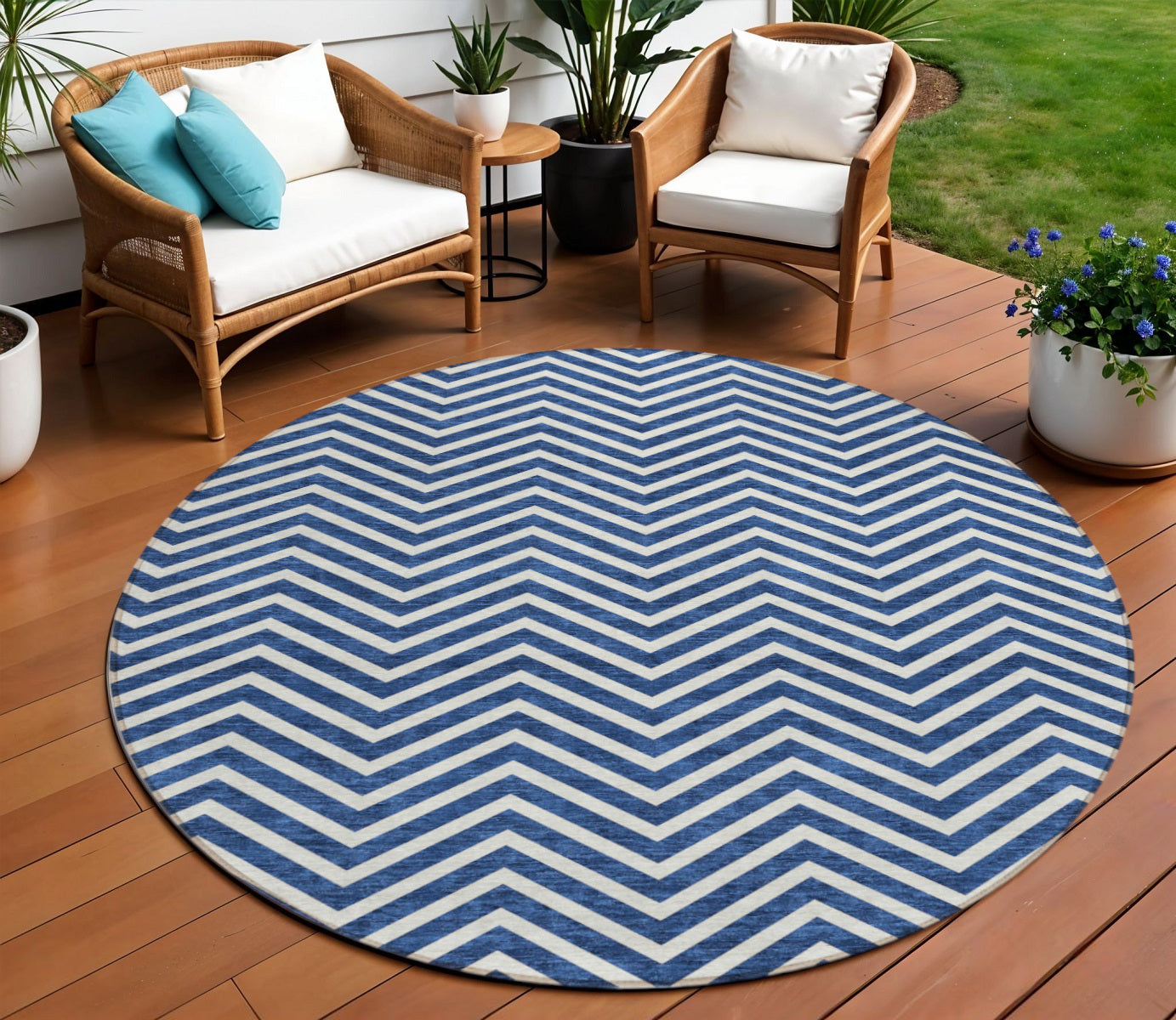 8' Blue And Ivory Round Chevron Washable Indoor Outdoor Area Rug