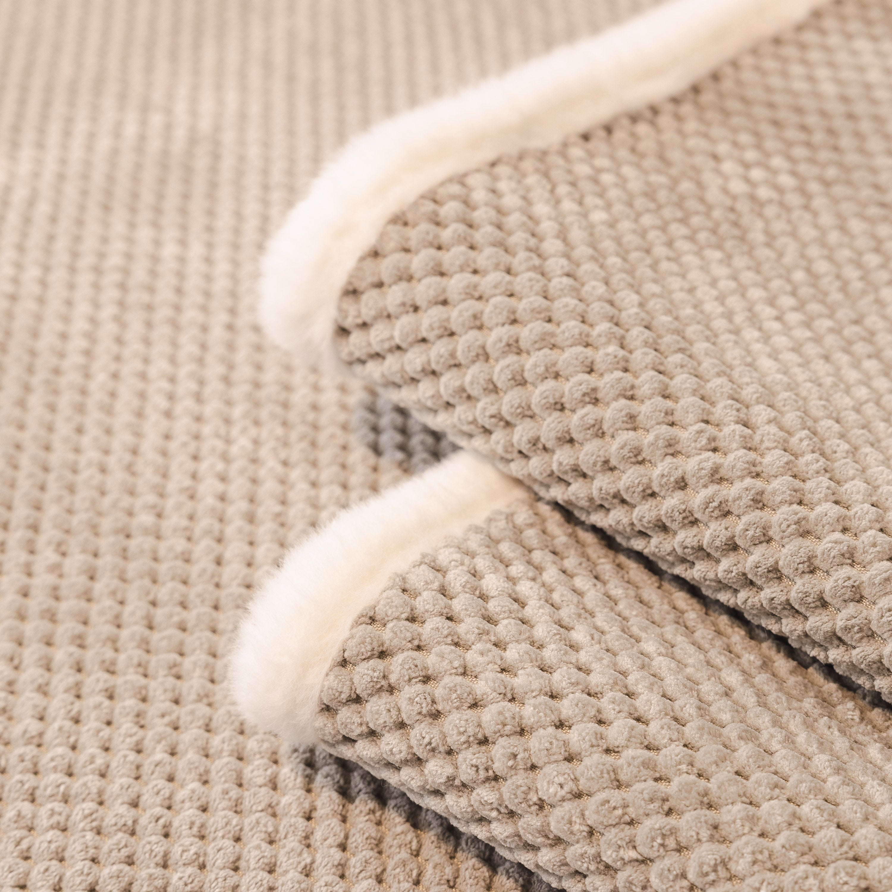 Washable Sofa Throw Pad, Non-Slip Sofa Mat Cozy Couch Slipcover with Soft Furry Trim