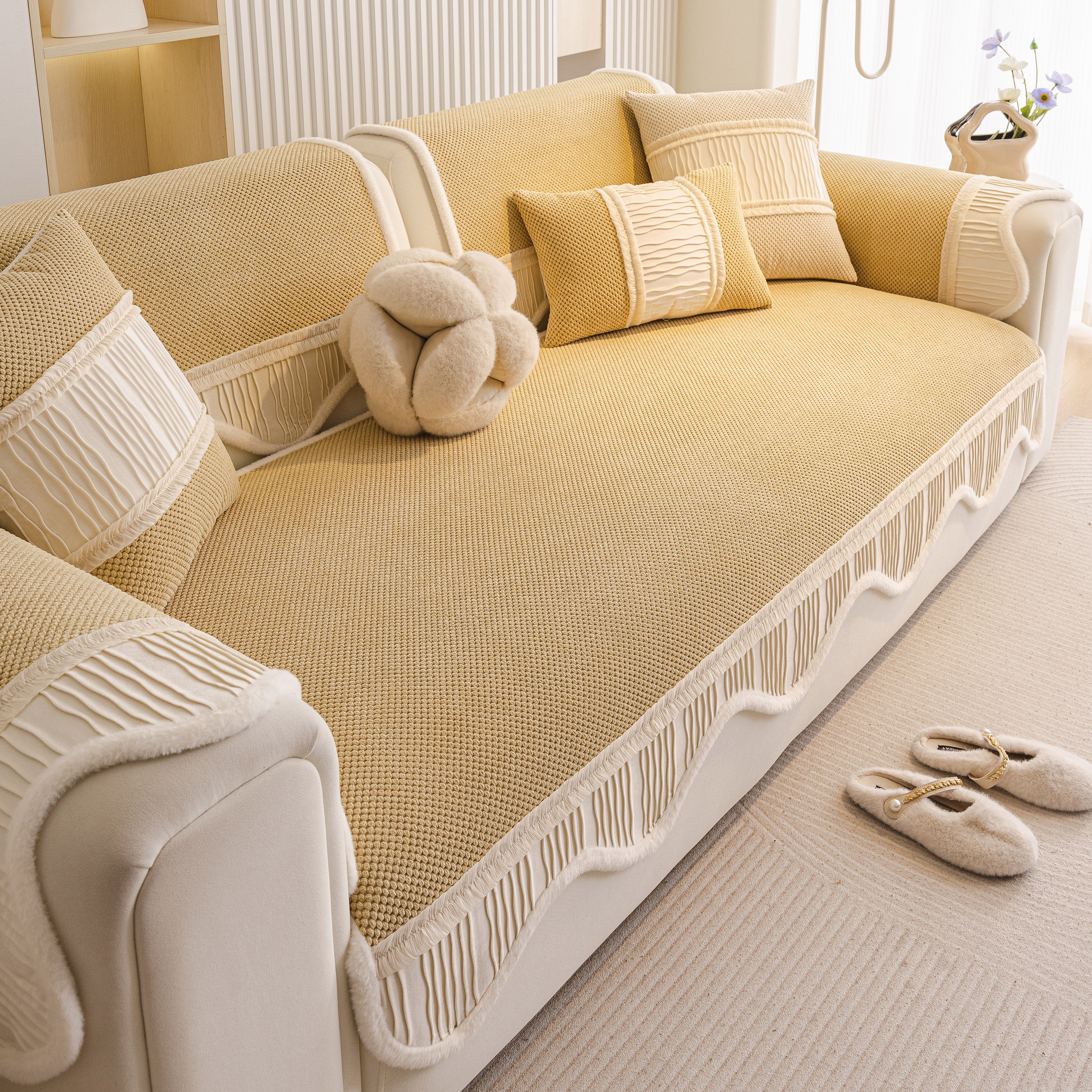 Washable Sofa Throw Pad, Non-Slip Sofa Mat Cozy Couch Slipcover with Soft Furry Trim