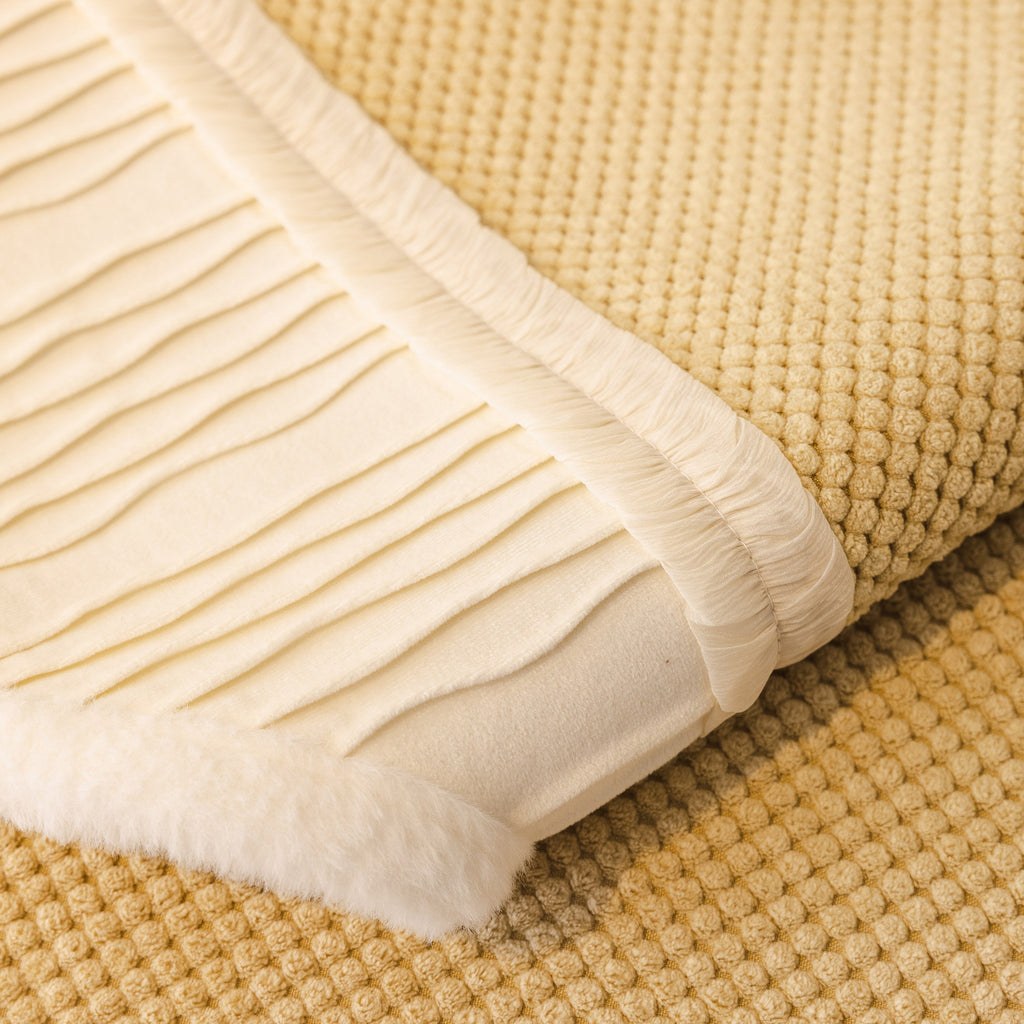 Washable Sofa Throw Pad, Non-Slip Sofa Mat Cozy Couch Slipcover with Soft Furry Trim