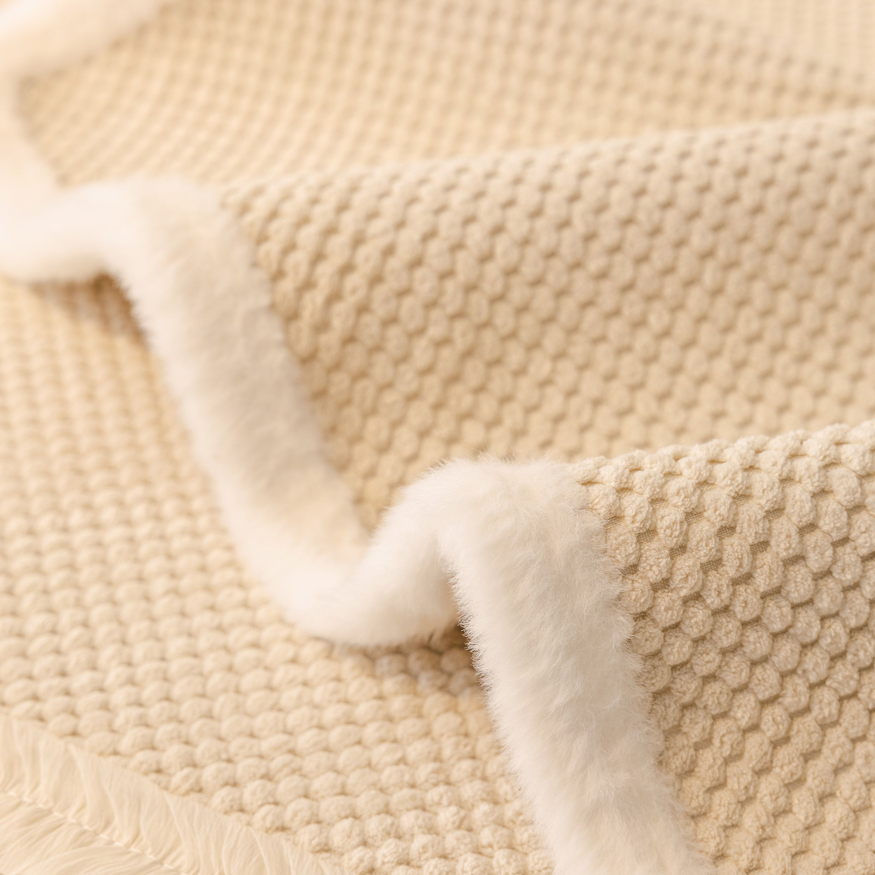 Washable Sofa Throw Pad, Non-Slip Sofa Mat Cozy Couch Slipcover with Soft Furry Trim