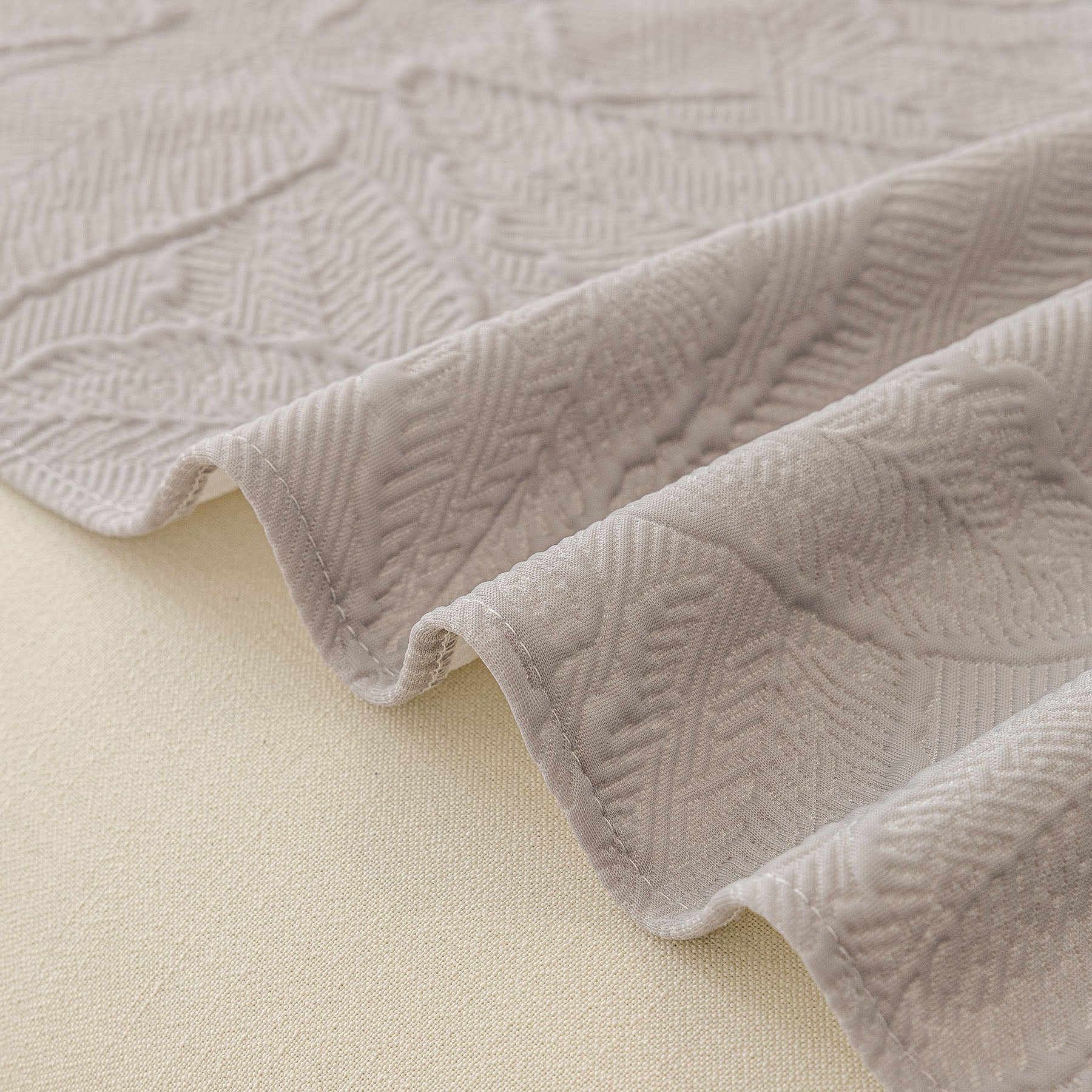 Durable Cooling Couch Cover for Dogs Textured Chic Leaf Summer Throw Cover Blanket