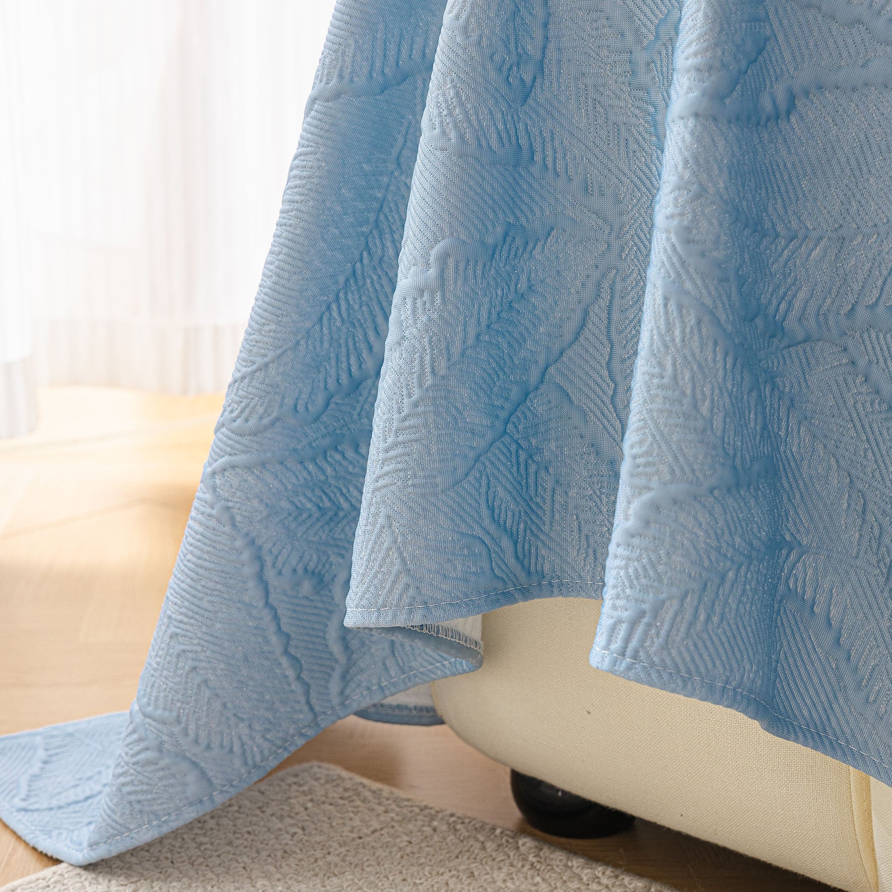 Durable Cooling Couch Cover for Dogs Textured Chic Leaf Summer Throw Cover Blanket