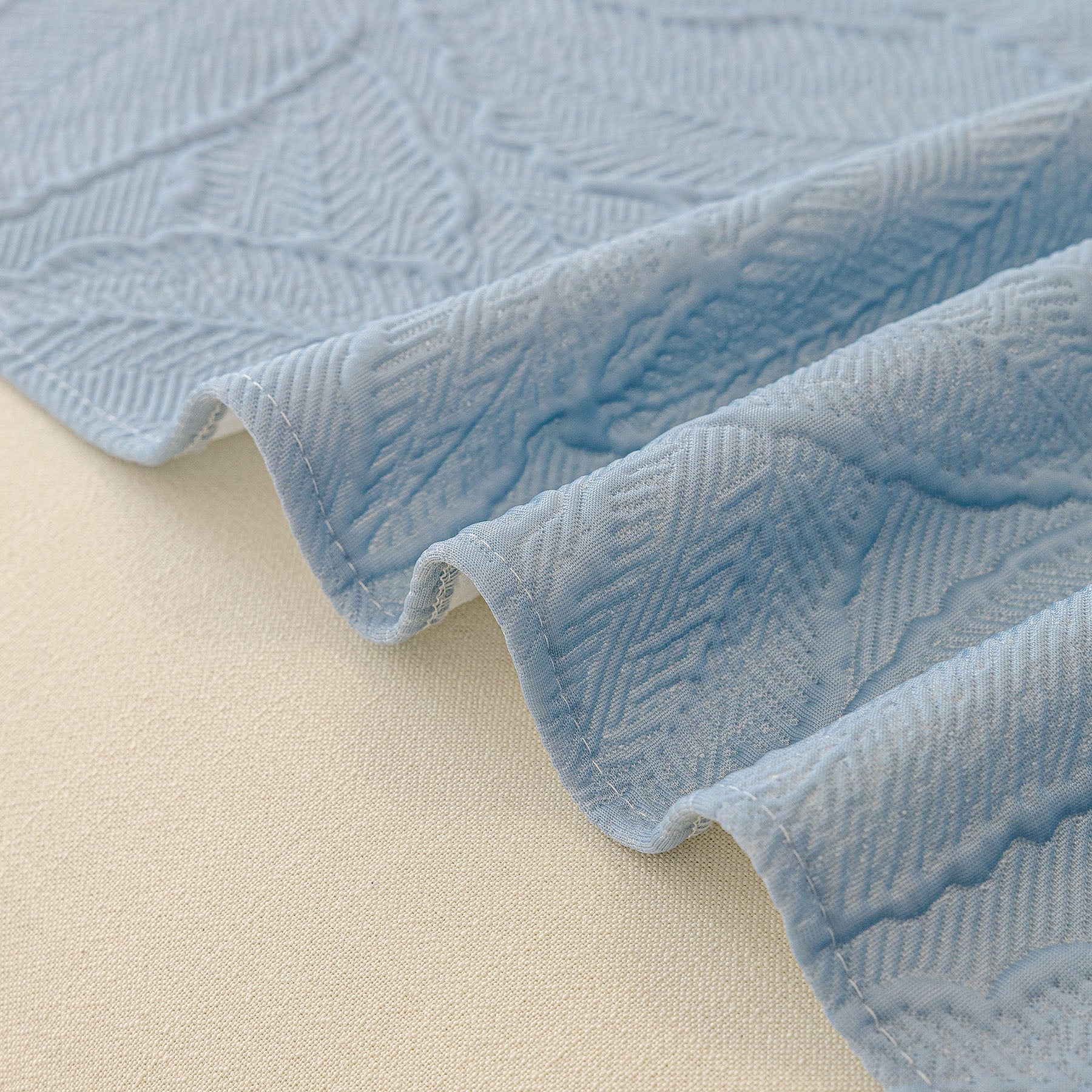 Durable Cooling Couch Cover for Dogs Textured Chic Leaf Summer Throw Cover Blanket