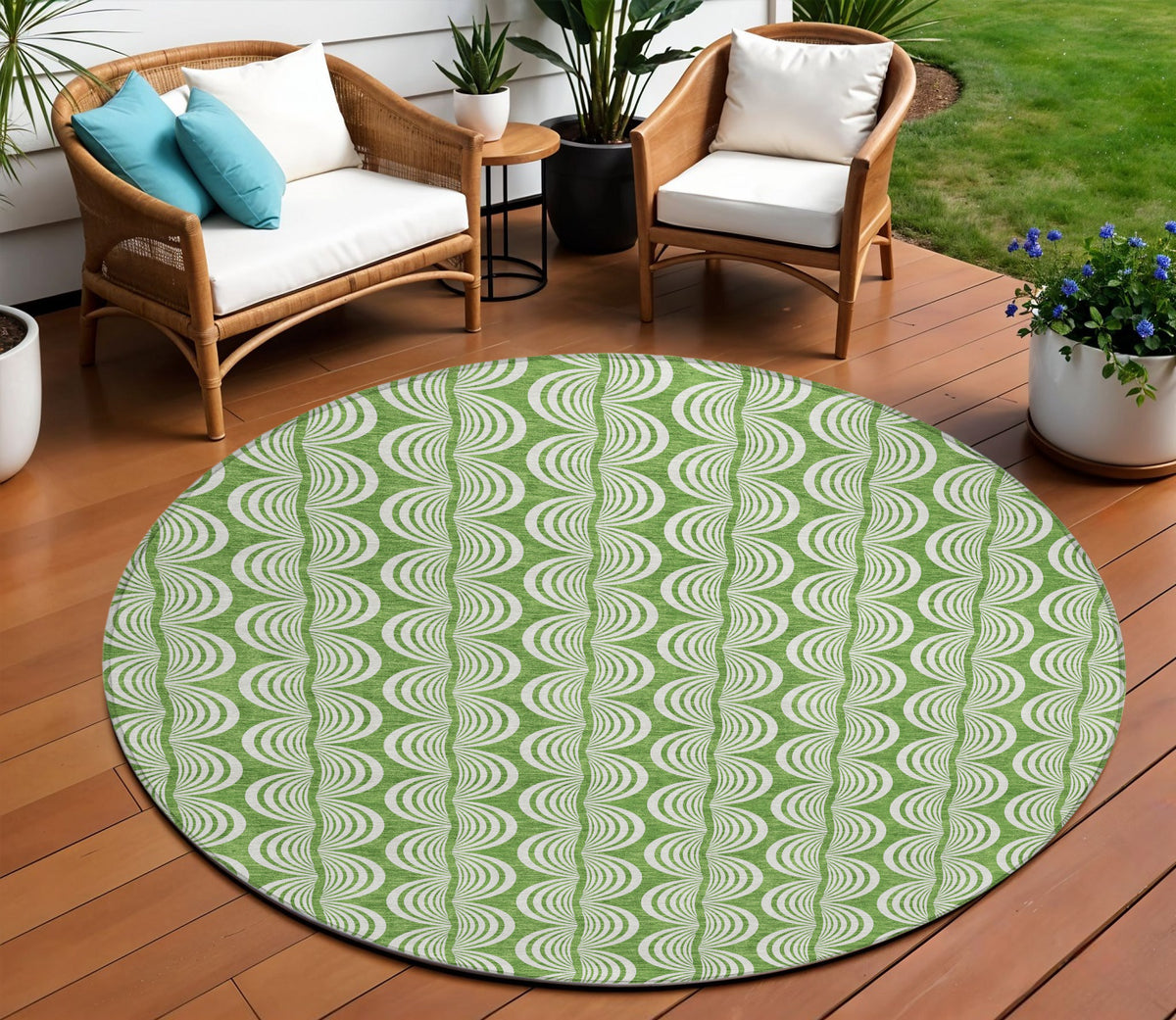 8' Green And Ivory Round Ogee Washable Indoor Outdoor Area Rug