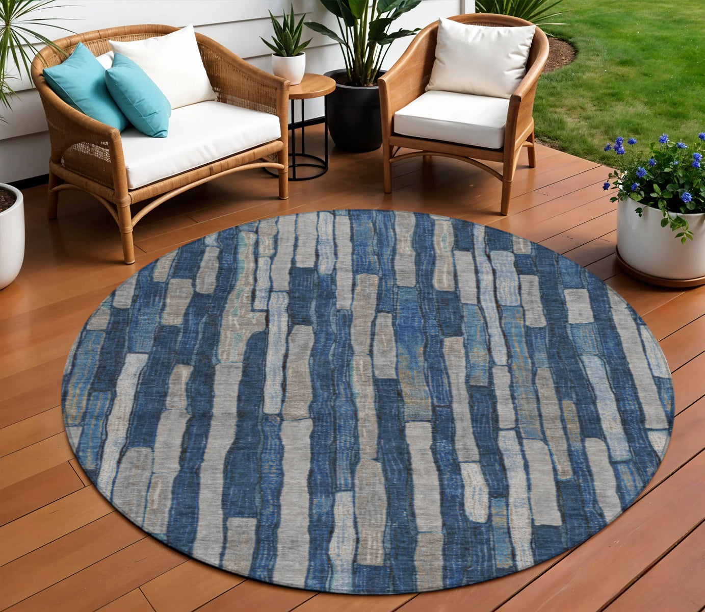 8 Navy Blue And Denim Blue Round Striped Washable Indoor Outdoor Area Rug