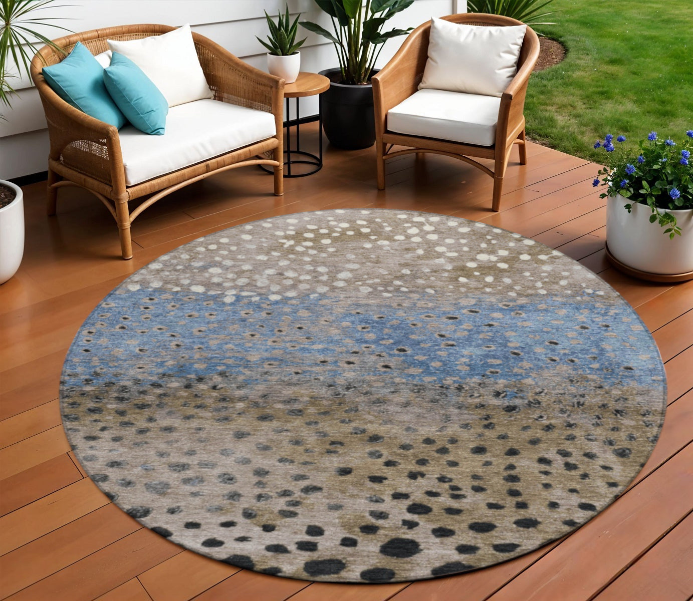8 Khaki And Taupe Round Abstract Washable Indoor Outdoor Area Rug