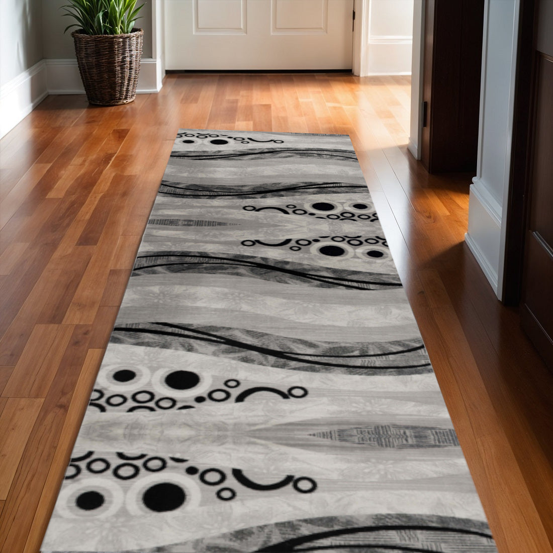 19 Runner Gray And Black Geometric Runner Rug