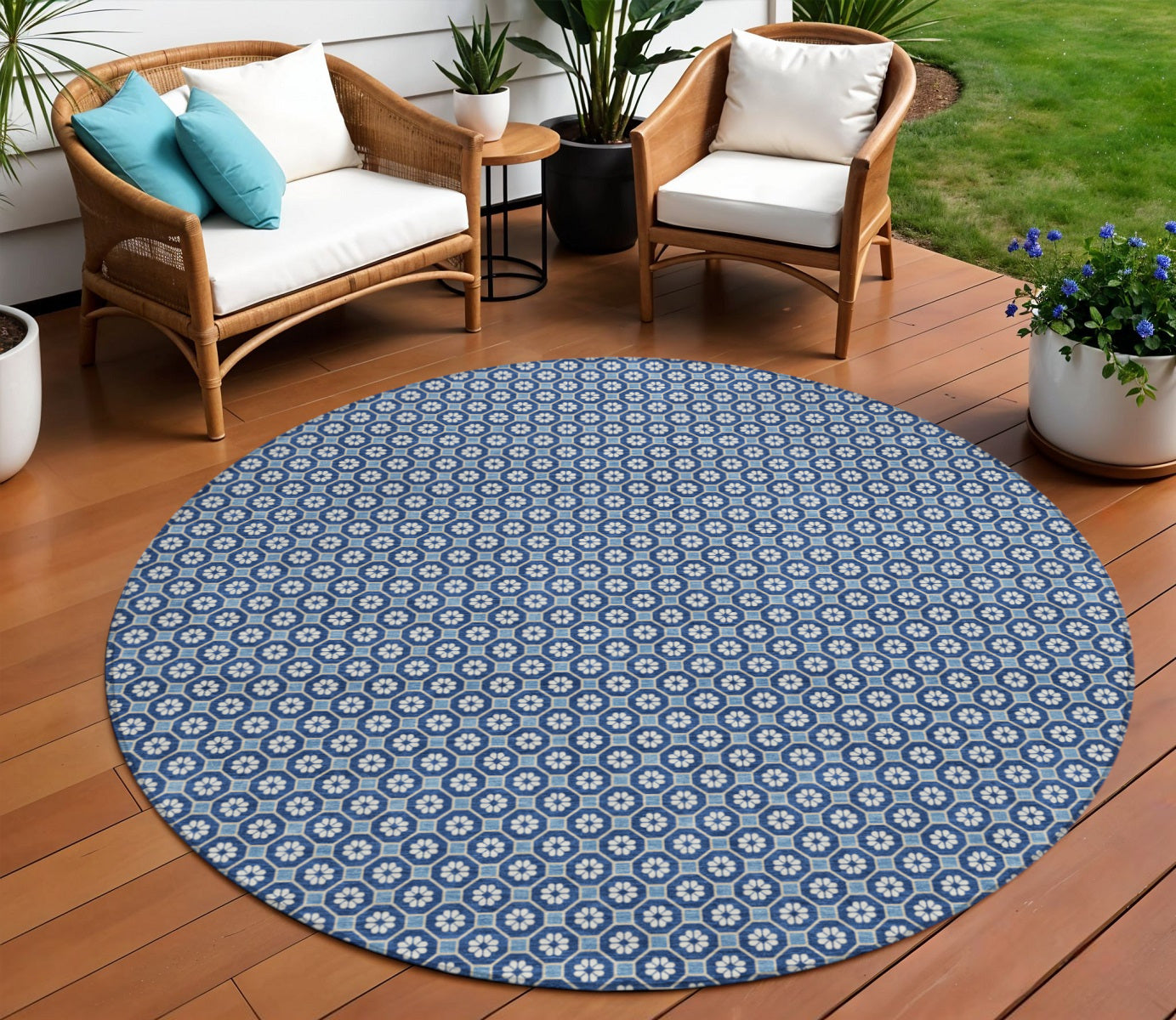 8 Blue And Sky Blue Round Floral Washable Indoor Outdoor Area Rug
