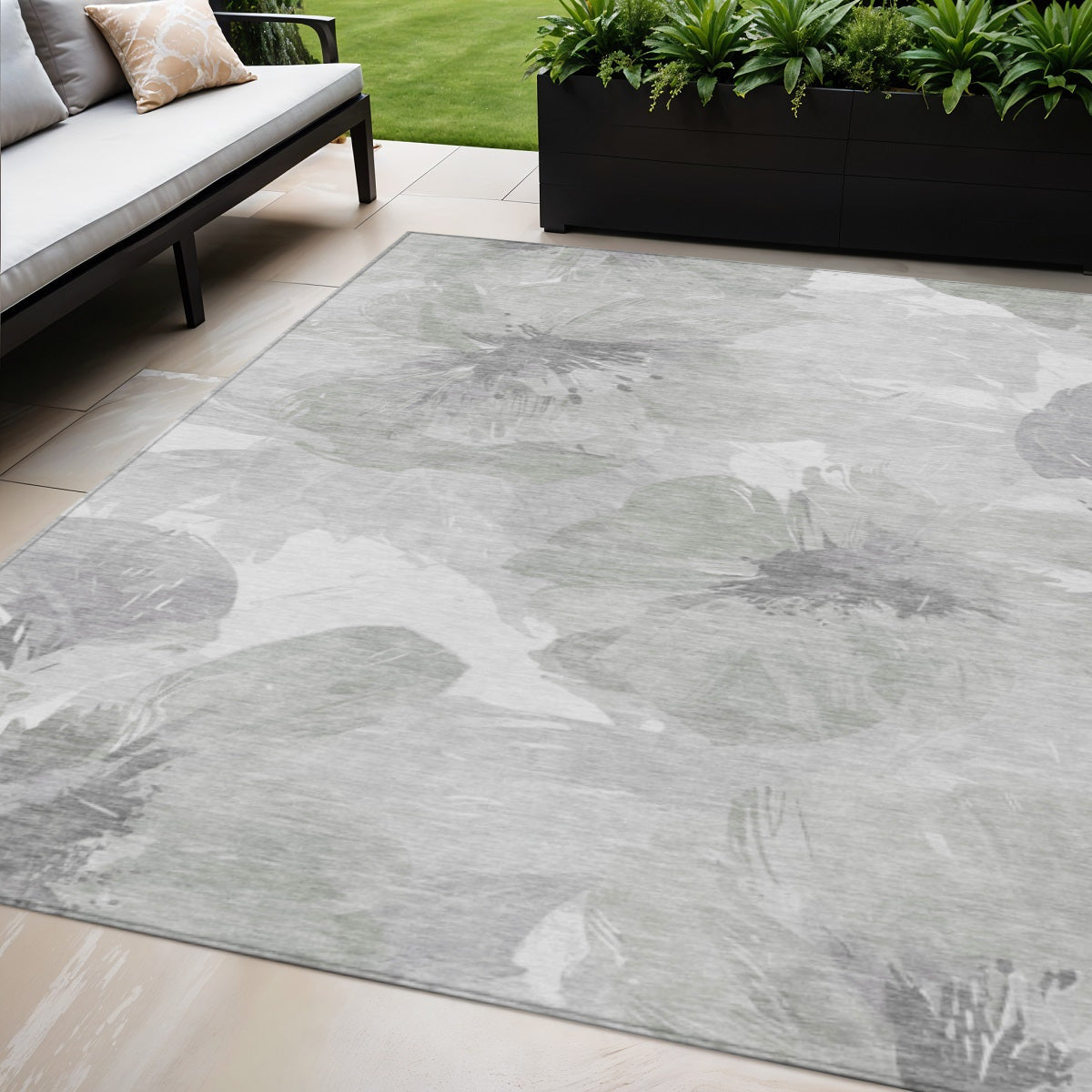 5 X 8 Ivory And Silver Floral Washable Indoor Outdoor Area Rug