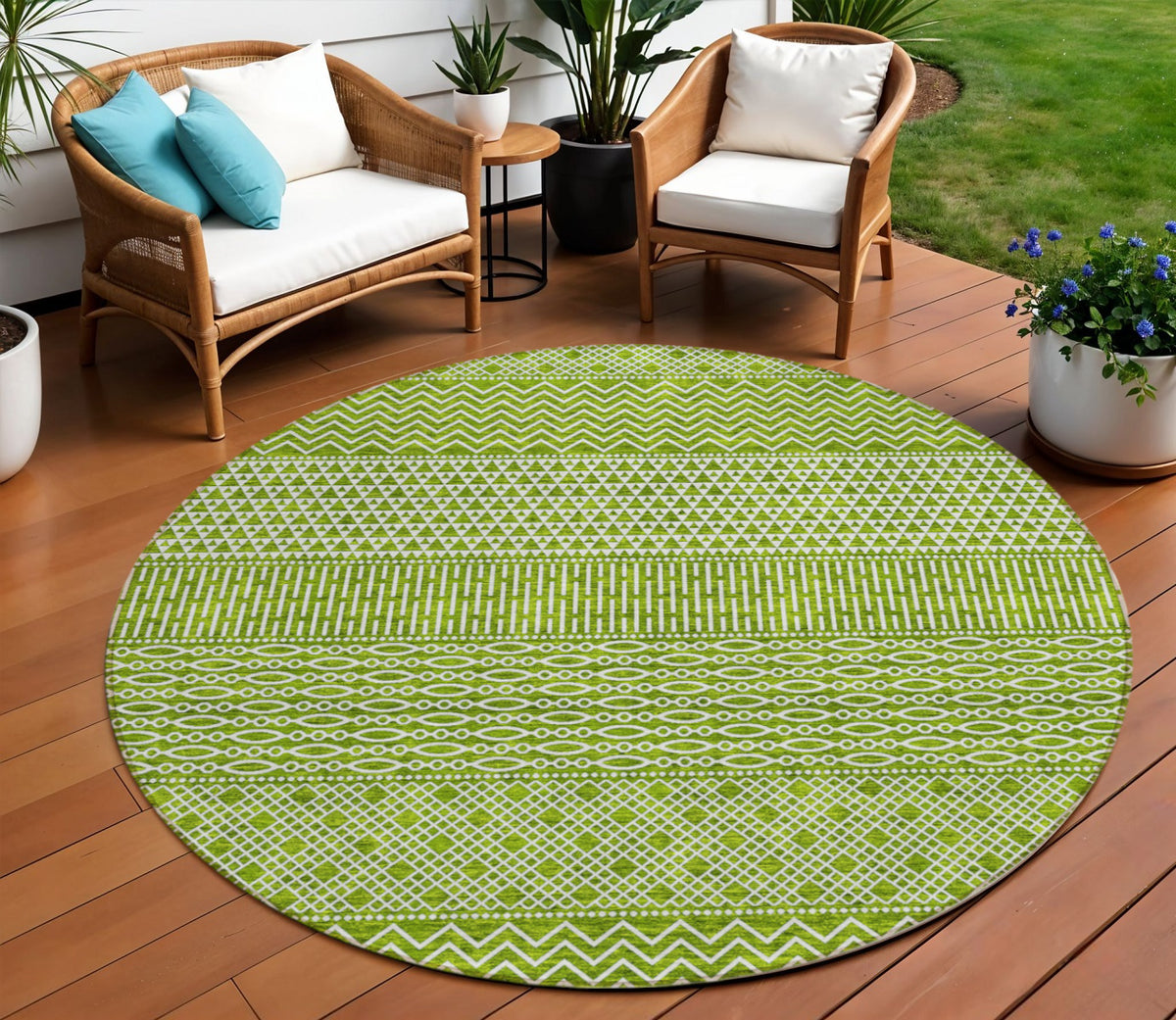 8' Lime Green And Ivory Round Chevron Washable Indoor Outdoor Area Rug
