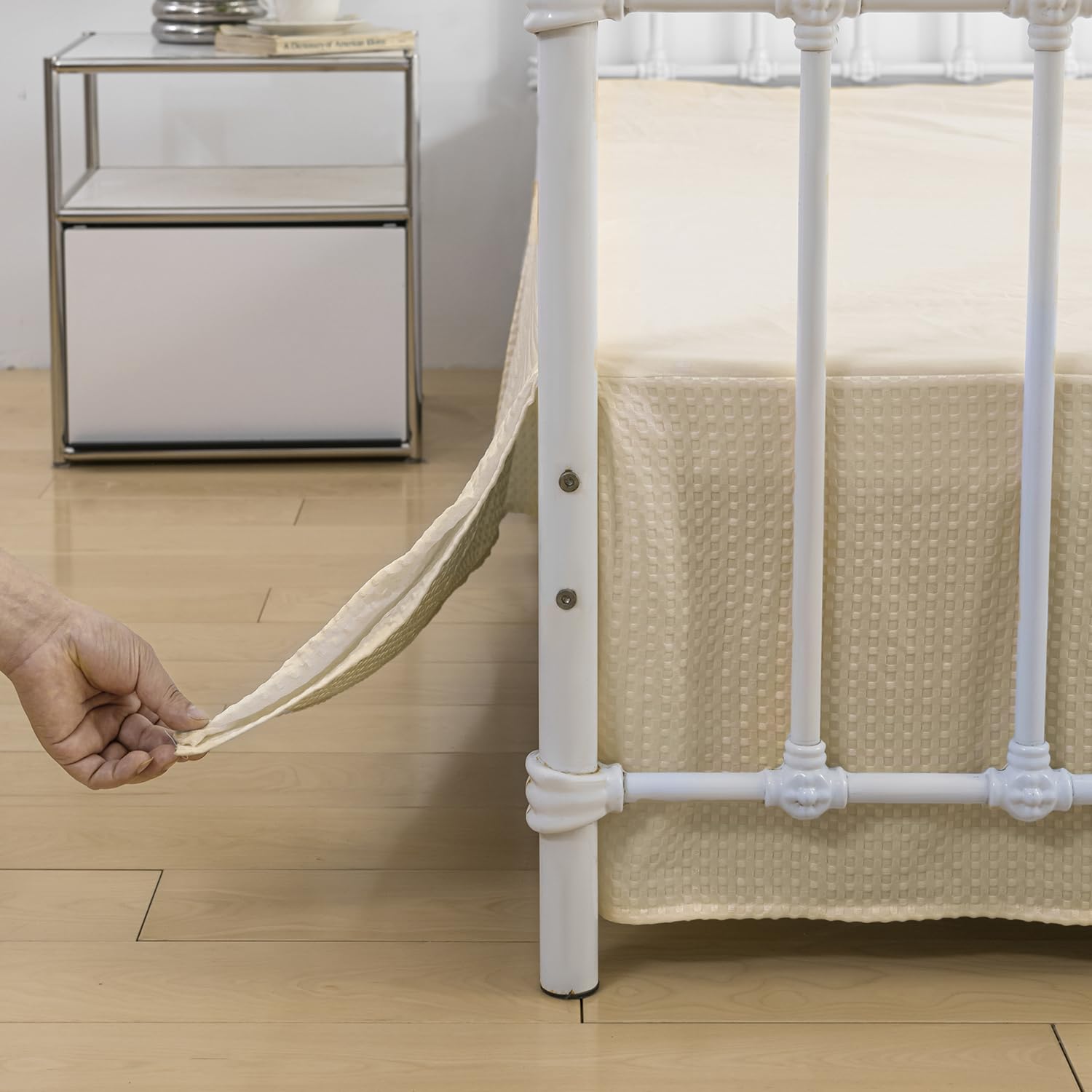Bed Skirt, Bed Skirt Queen Size, Pleated Waffle Weave Bed Skirt with Split Corners, Queen Bed Skirt 16 Inch Drop (Light Camel, Q